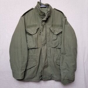 Vietnam Era - US military M-65 OG 107 field jacket with hood Size Med.  SEE MEAS